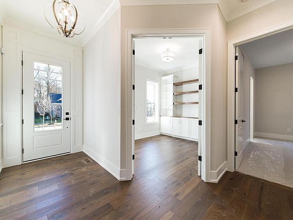 5th image of 8186 Lilium Way