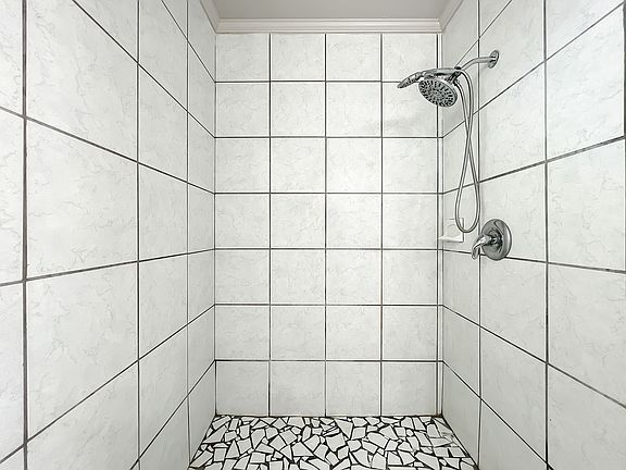 4th image of 877 Park Manor Dr #2