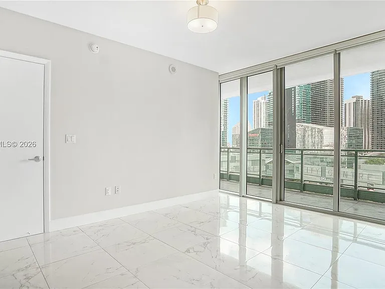 92 SW 3rd St #1803 — Photo 7