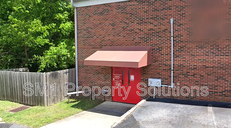 702 W Main St #F — Photo 1