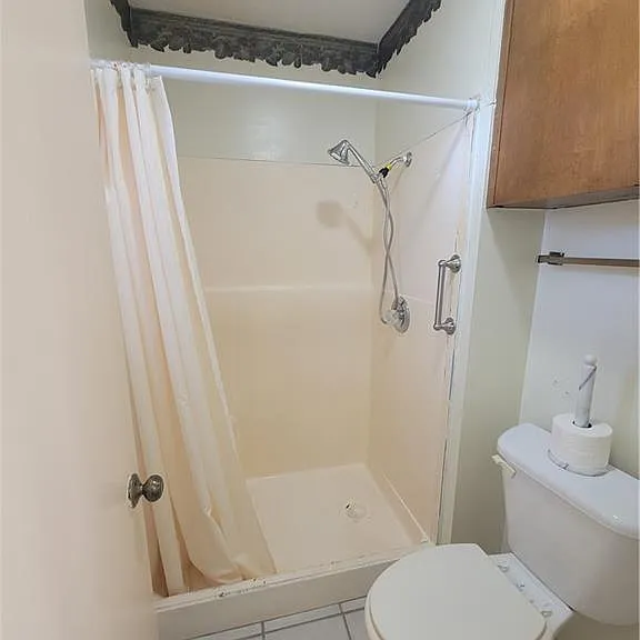 2508 Harvey St — Photo 11