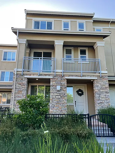 611 Avenue One Photo 1