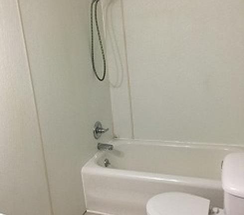 3rd image of 624 Walnut St APT 3