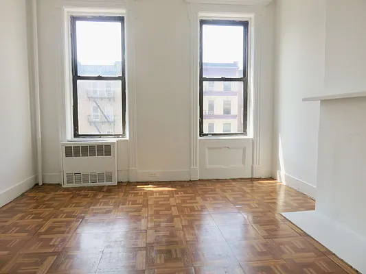 Rented by Space Real Estate | media 26