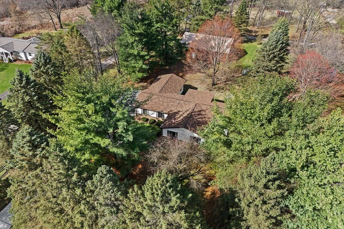 2683 Fenton Rd photo 1