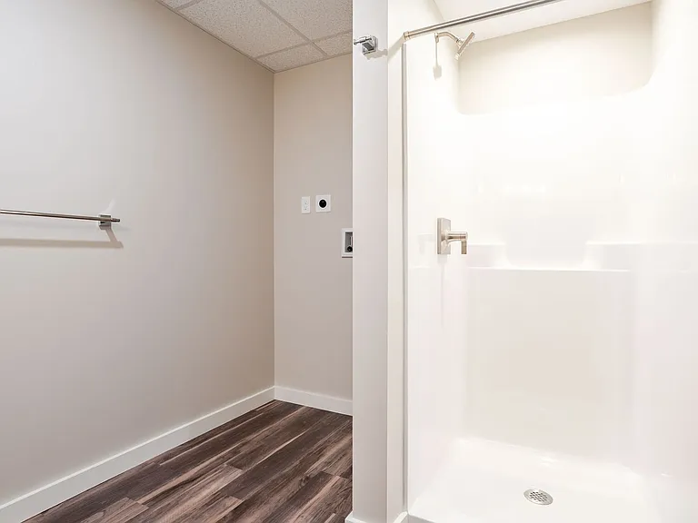 Fallview on Main- 186 Main Street — Photo 10