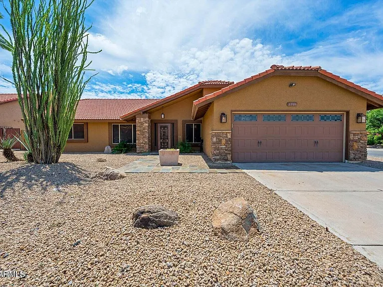 6001 E Monte Cristo Ave — Photo 2
