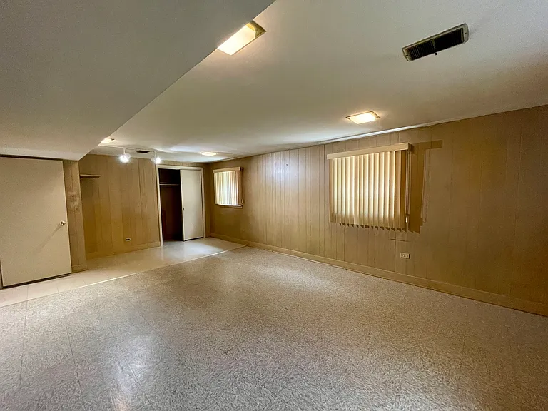 7150 N Crawford Ave — Photo 17