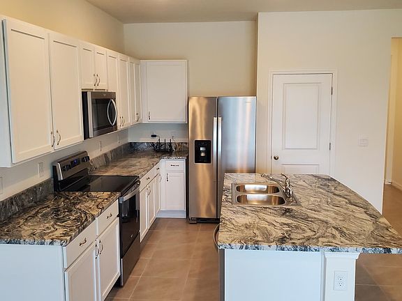 4th image of 32980 Major Oak Dr