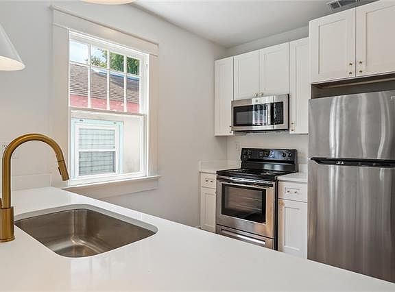 5th image of 1114 Upperline St