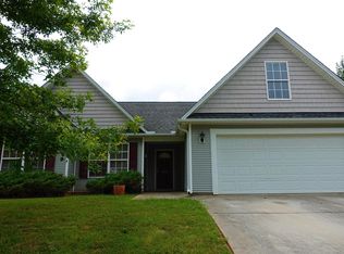 230 Stockbridge Dr, Spartanburg, SC 29301