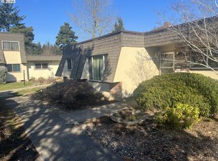 18435 NE Glisan St APT 20, Portland, OR