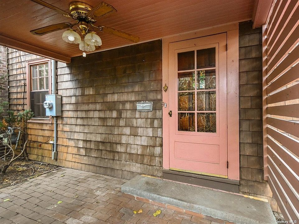 9 Ct Glen Cove NY Zillow