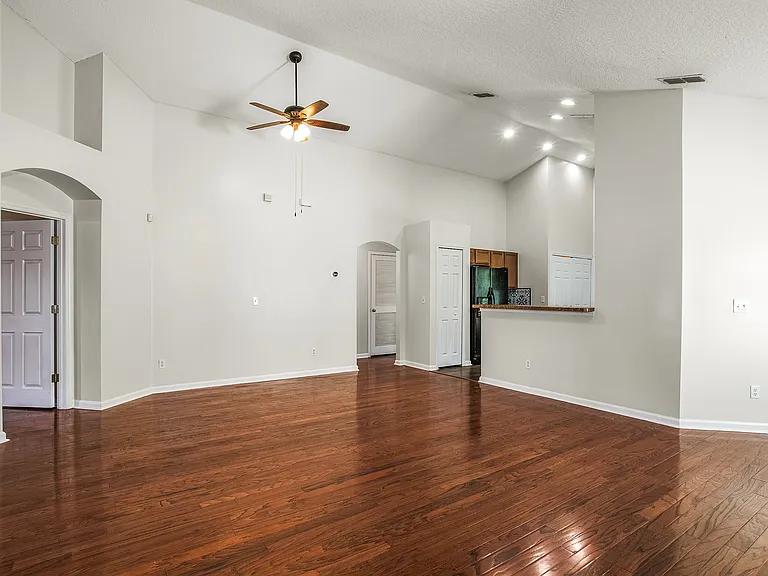 11046 Campus Heights Ln — Photo 15