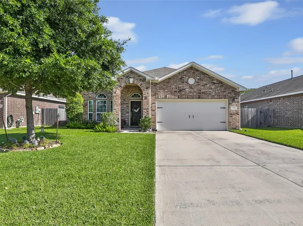 10019 Pine Valley Ct, Baytown, TX 77521