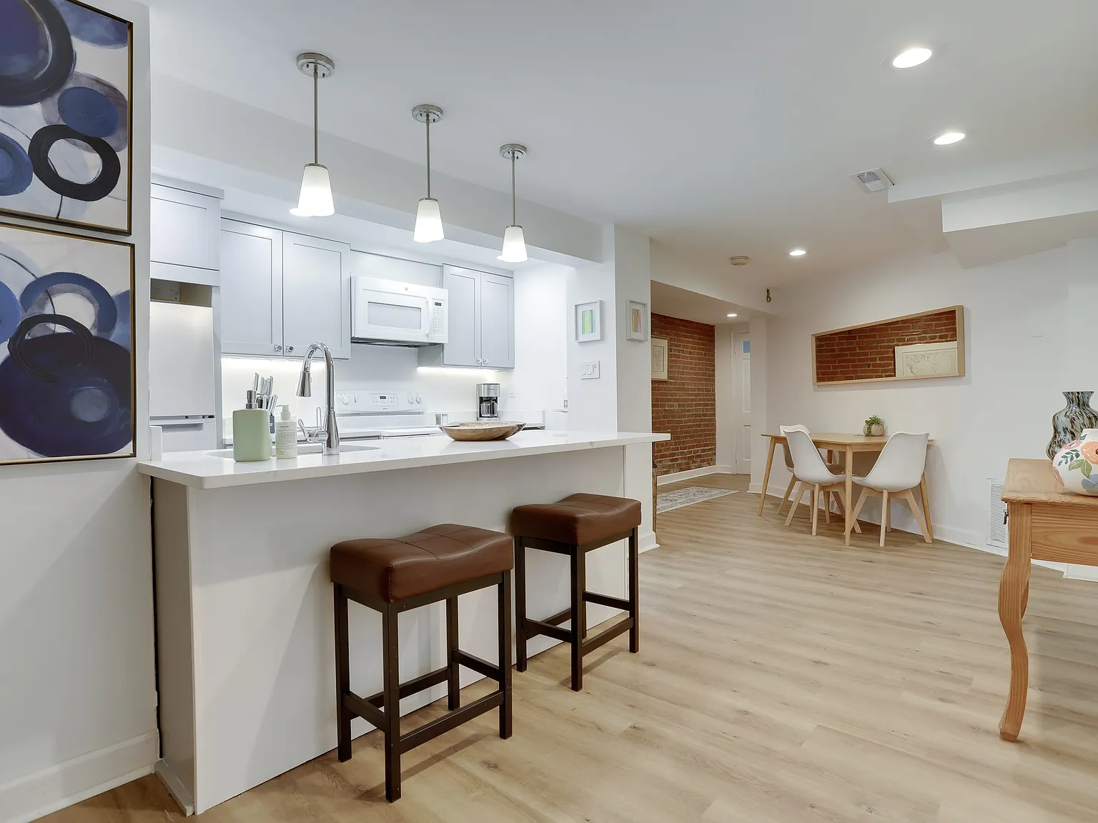 1 bed, 700 sqft, $3,800 — Photo 2