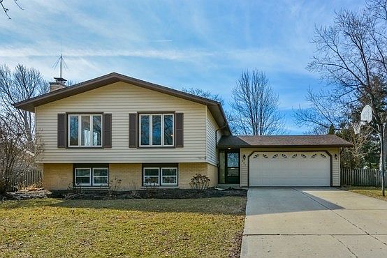 1st image of 801 Claremont Dr