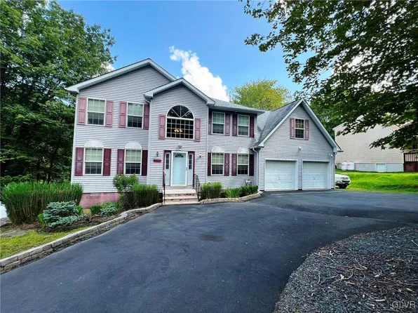 2209 Doe Dr, Long Pond, PA 18334