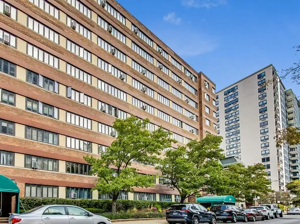 700 W Bittersweet Pl APT 807, Chicago, IL 60613