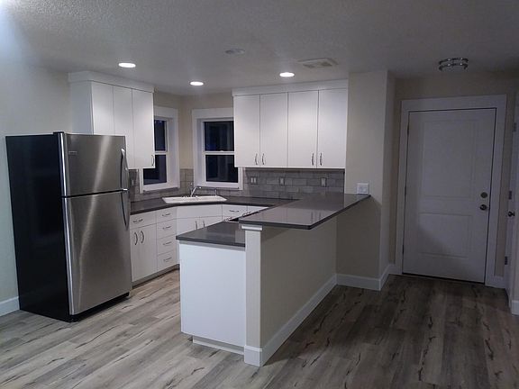 4th image of 705B NW 43rd St