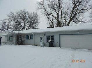 1819 Lucinda St, Perry, IA 50220