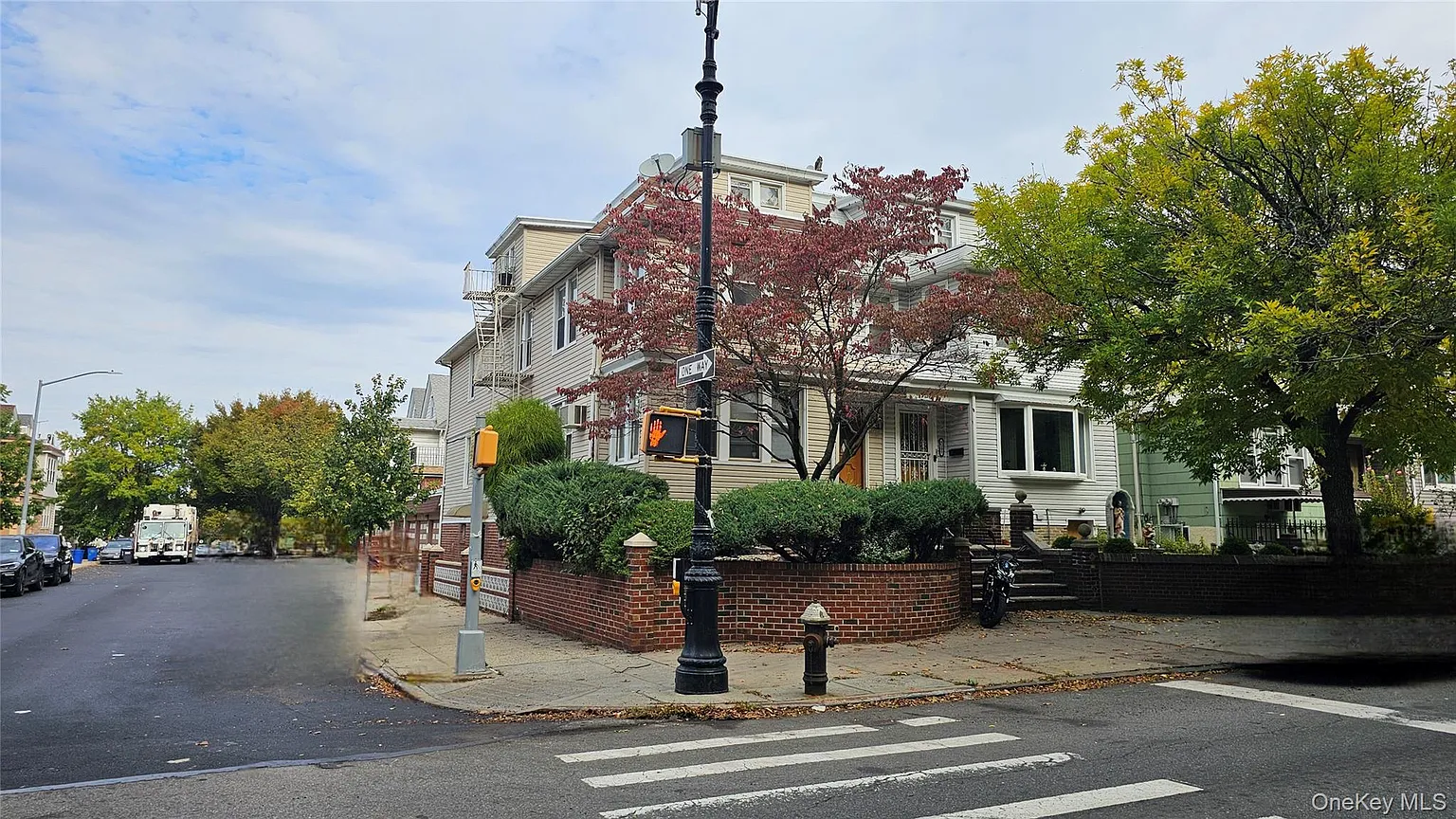 82-03 Myrtle Avenue photo 1