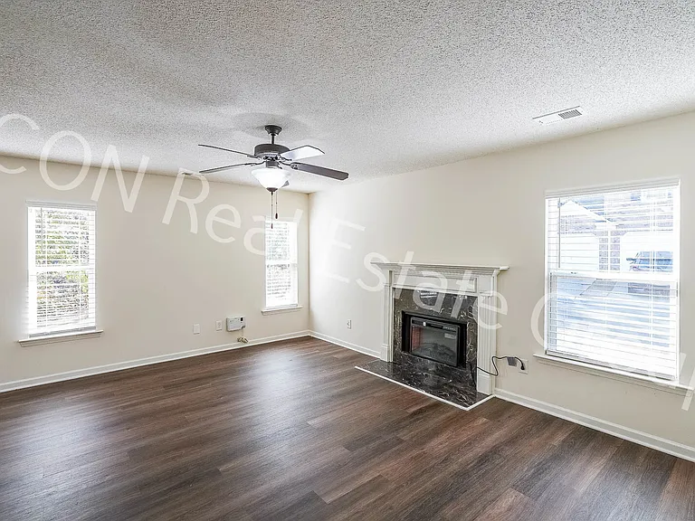 467 Colonial Walk — Photo 6