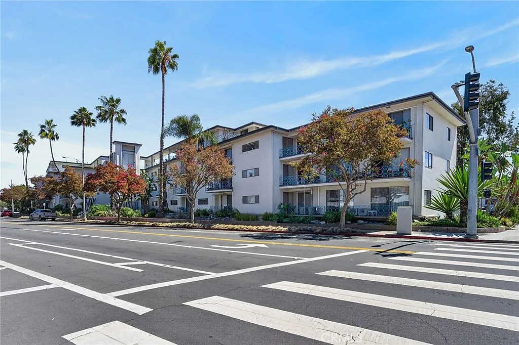 2 bed, 1330 sqft, $3,100 — Photo 1