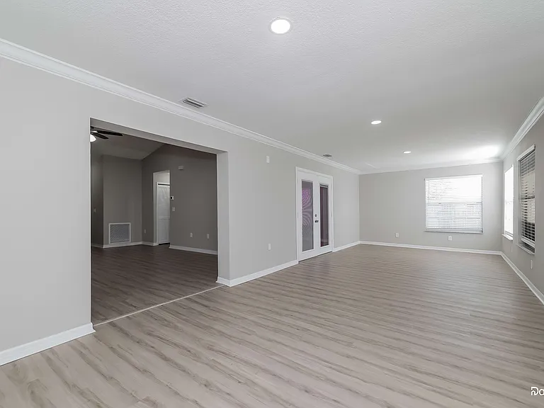 117 Dorchester Ct — Photo 6