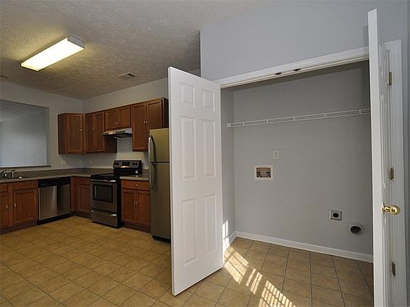 5th image of 4682 Ernest Dr #0
