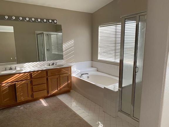 5th image of 29605 Southwood Ln