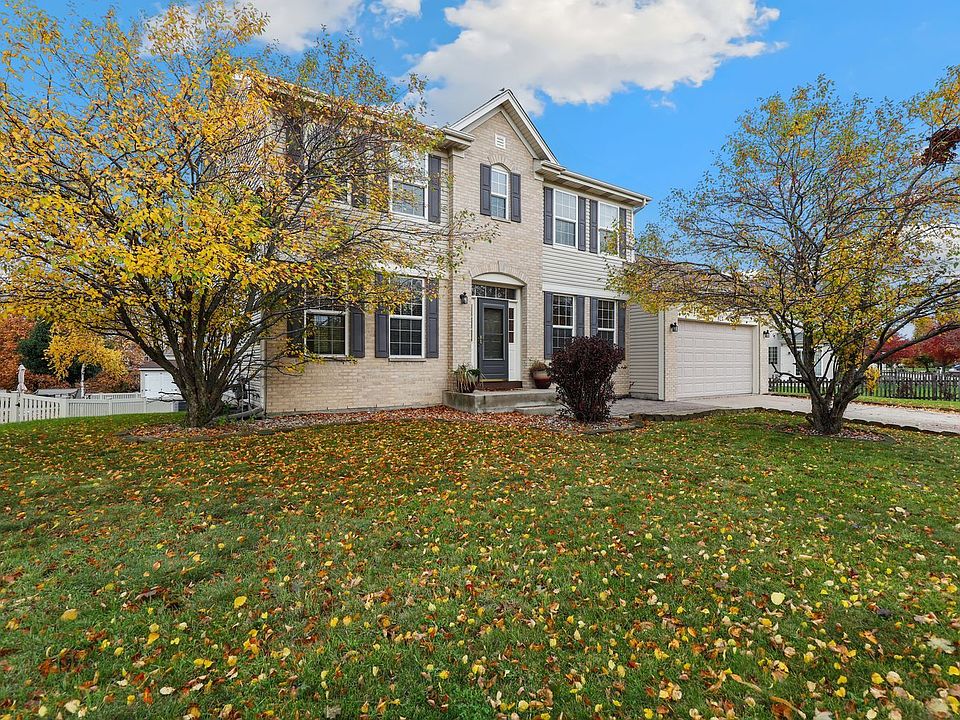 1st image of 821 N Edgewater Ln