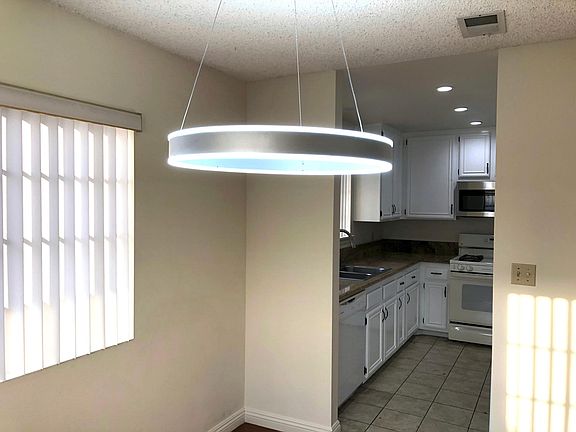 4th image of 2931 Plaza Del Amo Unit 33