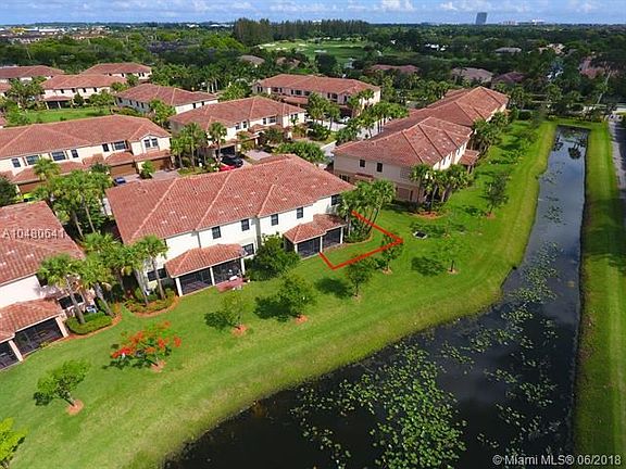4th image of 120 Riverwalk Cir E