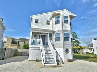 226 W 7th St, Ship Bottom, NJ 08008