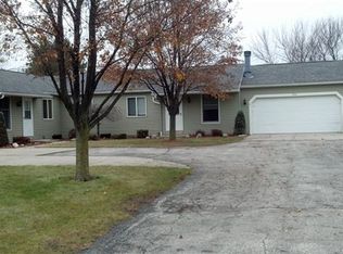 6214 Whitcomb Dr, Saginaw, MI 48603