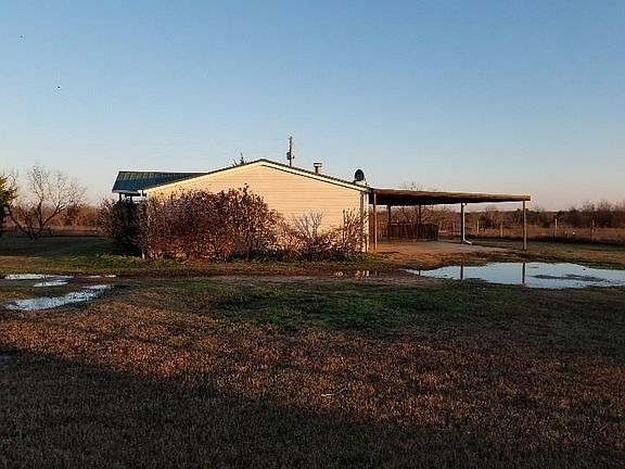 2nd image of 2500 NE County Road 2070