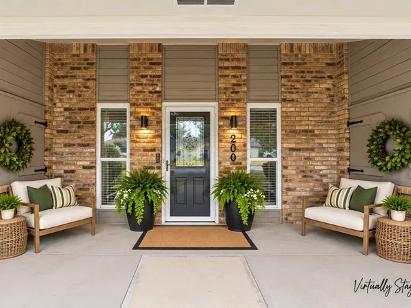 200 Lansford Dr, Benbrook, TX 76126