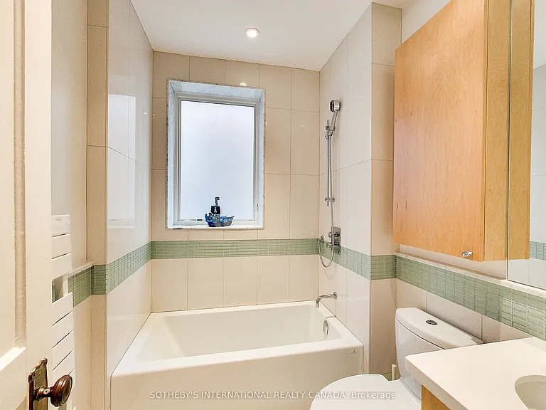114 Westmount Ave — Photo 15