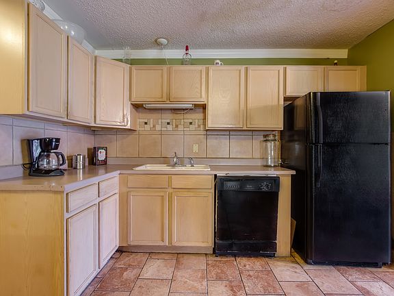 5th image of 4927 Mary Diane Dr