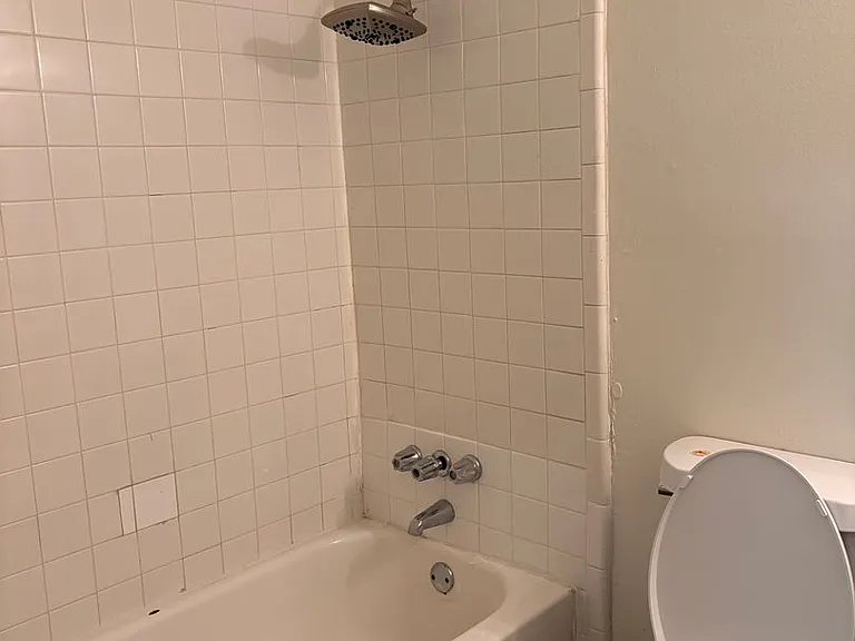 905 Whitworth St — Photo 14