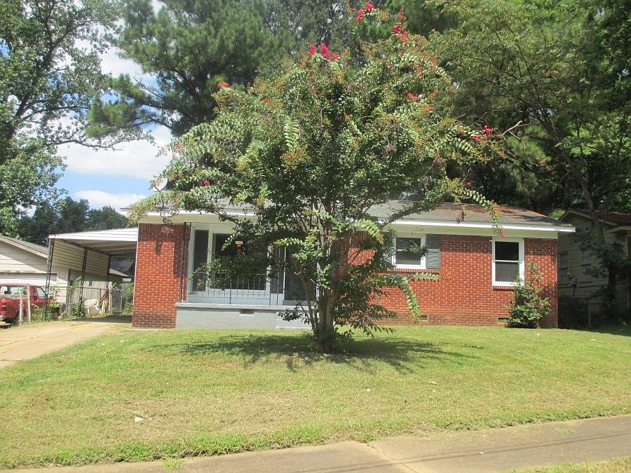 1st image of 1940 Willow Wood Ave