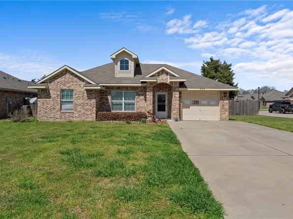 206 Hawk Ridge Ct, Waco, TX 76705