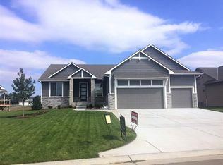 2346 N Lakeside Cir, Andover, KS 67002