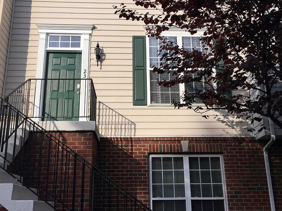 1st image of 23 Harbour Heights Dr