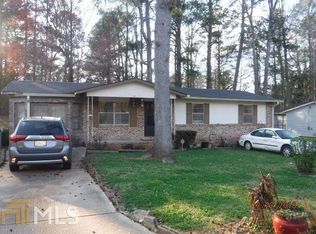 121 King Arthur Dr, Lagrange, GA 30241