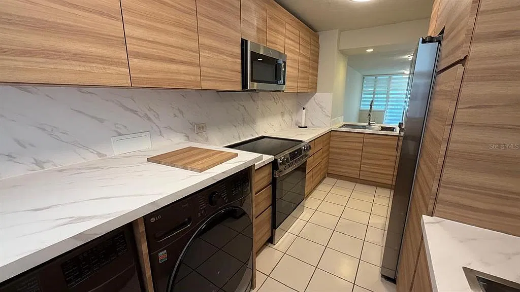 3 bed, 2.0 bath, $2,700 — Photo 2