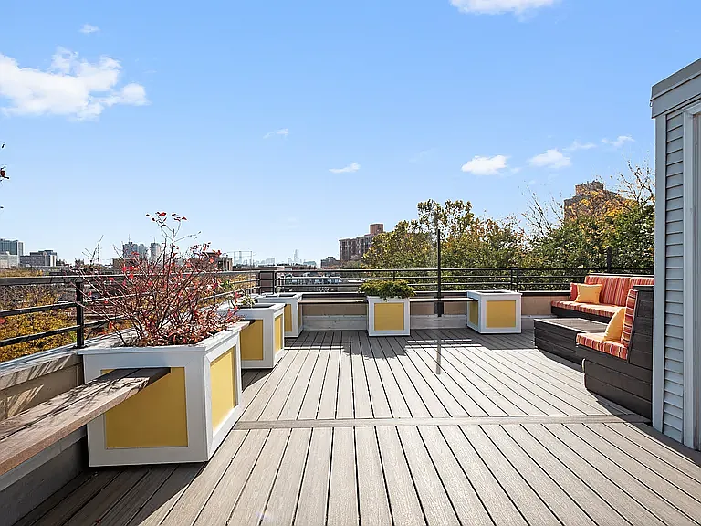 814 W Buckingham Pl #4 — Photo 4