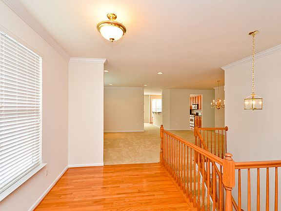 5th image of 17227 Four Seasons Dr