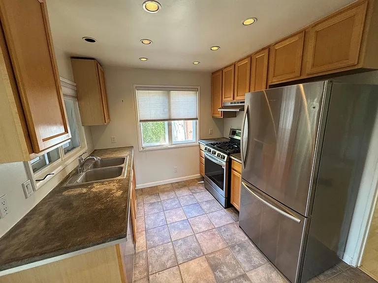 406 S Signal St #A — Photo 7
